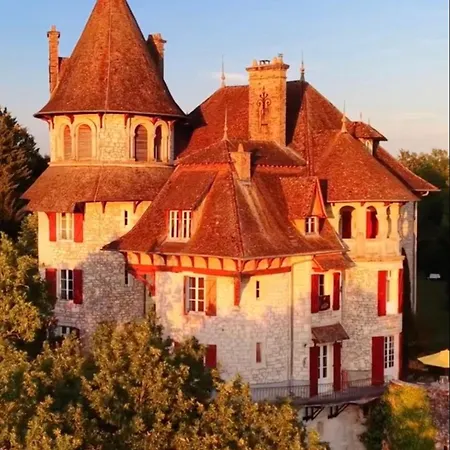 Chateau De Peyronnenc *