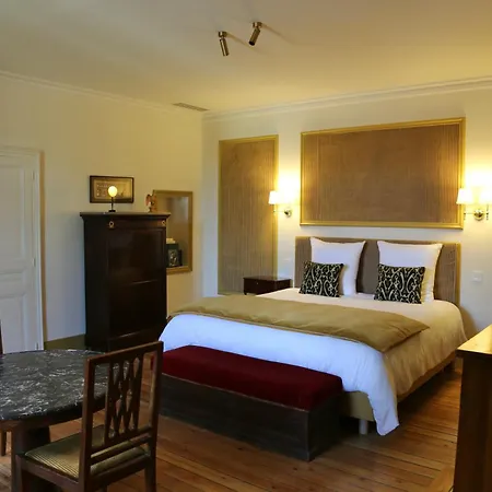 Bed and breakfast Chateau De Peyronnenc Montpezat-de-Quercy