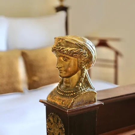 Chateau De Peyronnenc Bed and breakfast