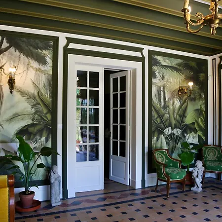 Bed and breakfast Chateau De Peyronnenc *